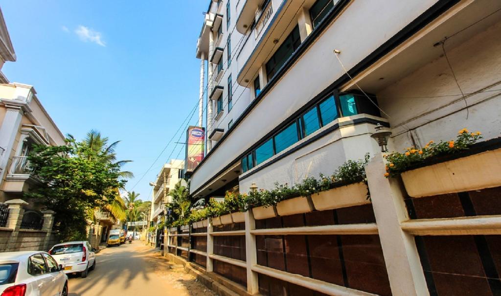 Hotel Pigeon International Bangalore Exterior photo