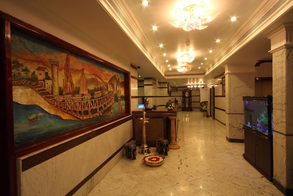 Hotel Pigeon International Bangalore Exterior photo